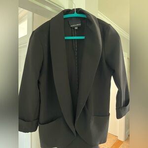 Black Formal Blazer with Structured Shoulders